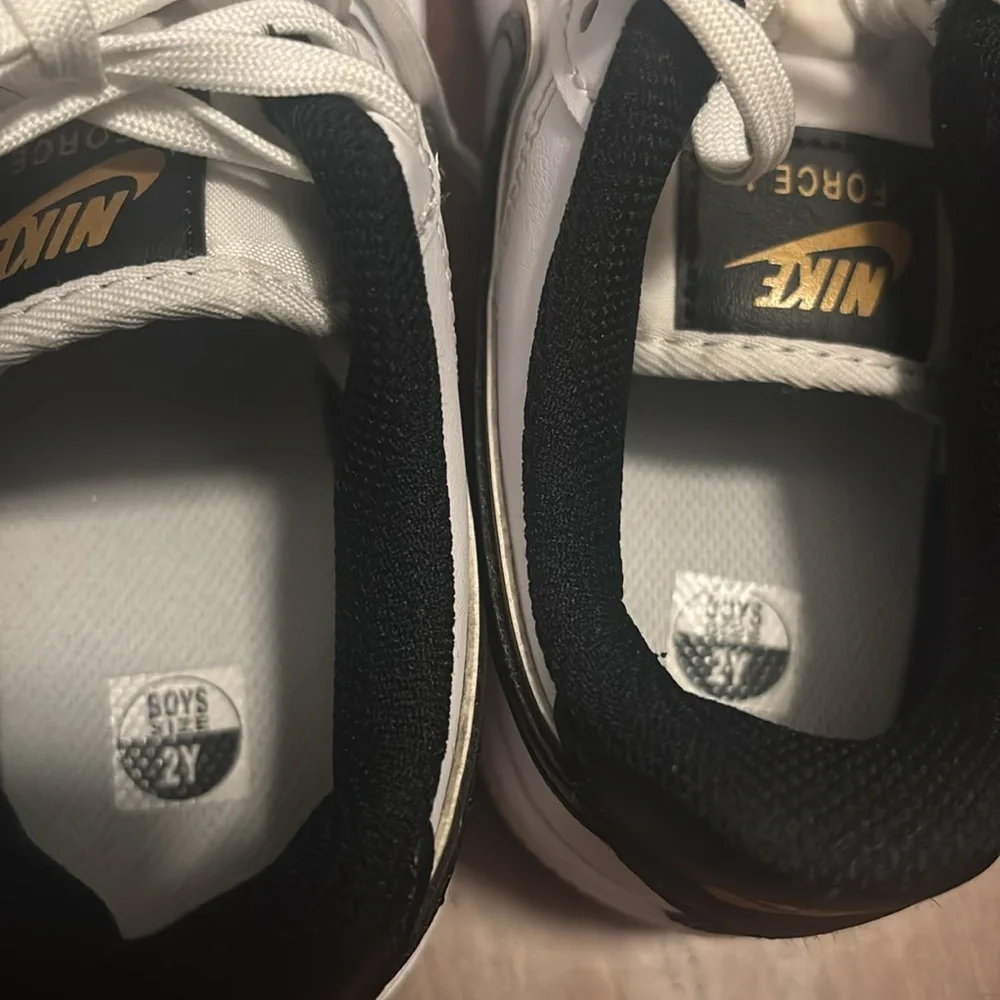 Nike Air Force 1 Kids 2Y White and Black Sneakers